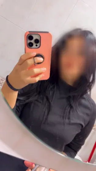 Cindy, 30