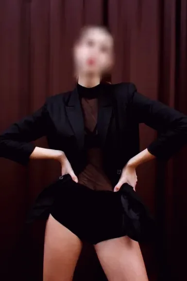 Denise, 31