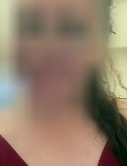Esther, 29