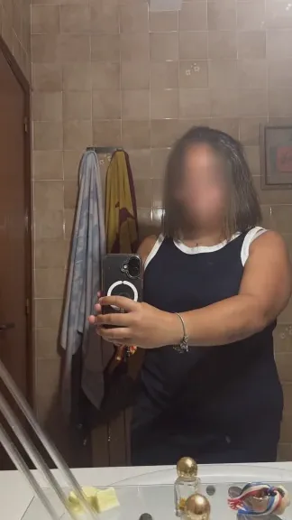 Lois, 22