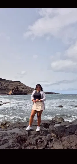 Nadia, 36