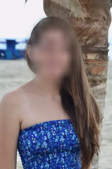 Nour, 28