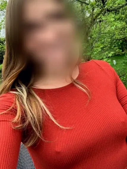 Sofia, 32